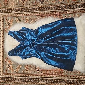 Jessica Howard Beautiful Cocktail Dress with Rose Print Details Size 10 Petite